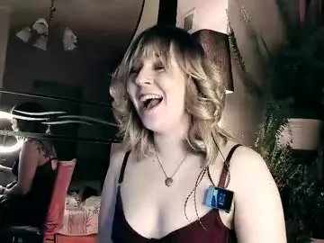 5_in_one — Get to know me better  #smile #sweet  #curvy #tease #feet #mommy [666 tokens remaining]