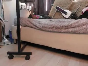 _rebecca1 — GOAL: Spanks Ass + Oil Ass  I will be yours and you mine, what are you waiting for to spend a moment of pleasure together #femdom #leggings   #pawg #pantyhose #mistress