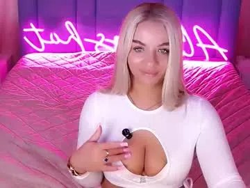 allwayshottt — Make my pussy squirt  #deepthroat #blonde #femdom #mistress #sph [120 tokens remaining]