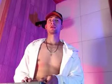 drakeneumann on Chaturbate