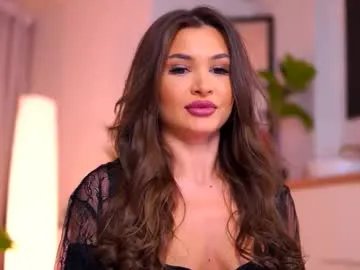kyssaraplay on Chaturbate