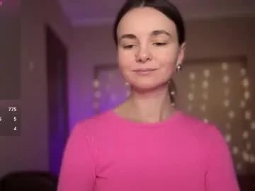 lanaloulou on Chaturbate