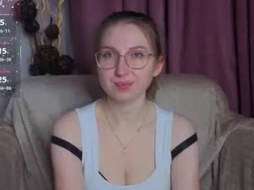 oliviavele on Chaturbate