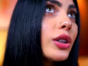 ravennadarcy on Chaturbate