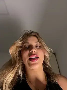 _Alicee_1 on StripChat