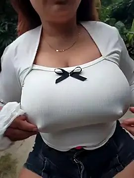 Akira_sera on StripChat