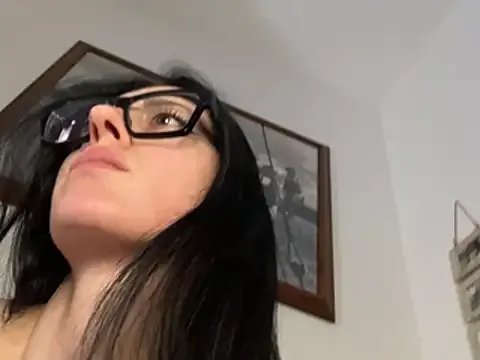 alibi_room on StripChat