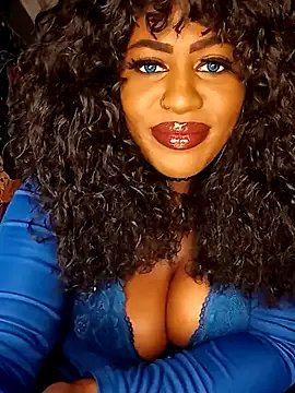 AmazonianMistress on StripChat 