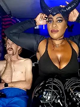 AmazonianMistress on StripChat 