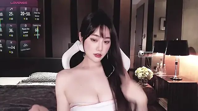 Aurora_-77 from StripChat