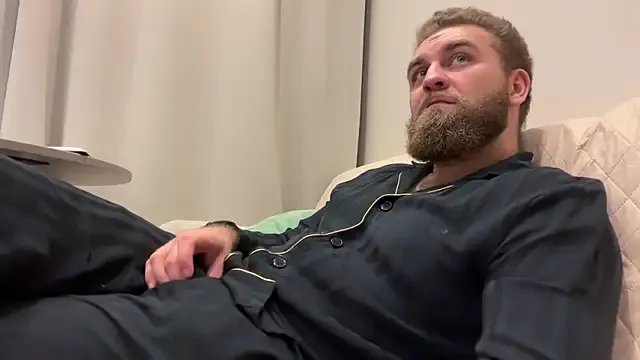 Bear_bear_ on StripChat