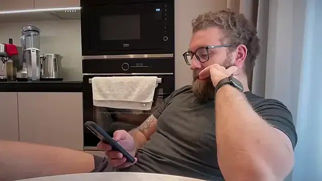 Bear_bear_ from StripChat