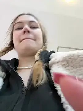 blonde_exe on StripChat