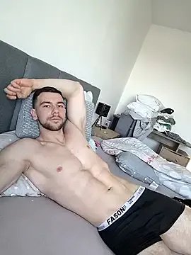 BrokenToPieces from StripChat