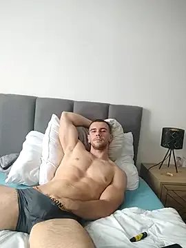 BrokenToPieces on StripChat