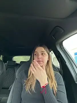 DoriDelux66 on StripChat