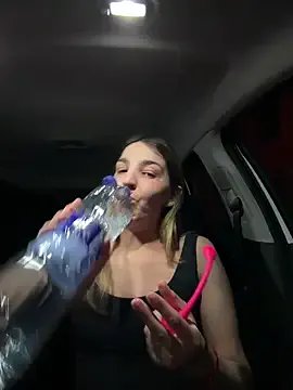 DoriDelux66 on StripChat