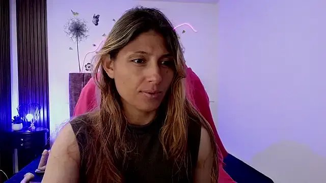 elena_detroya on StripChat 