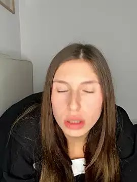 emma05 on StripChat