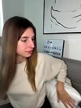 emma05 on StripChat