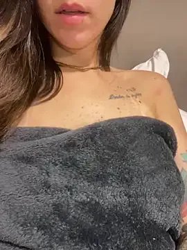 fer-nanda from StripChat