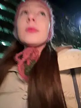 FroggyAnna on StripChat
