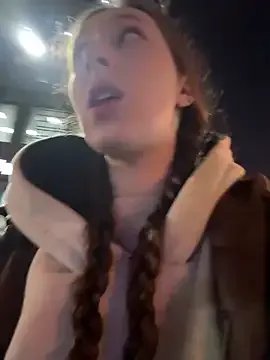 FroggyAnna on StripChat