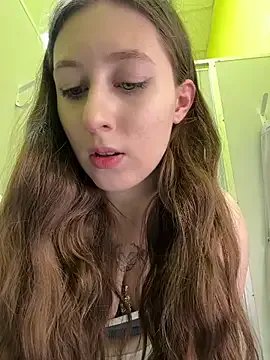FroggyAnna on StripChat