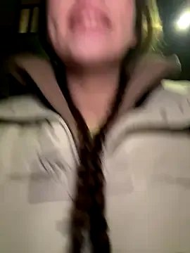 FroggyAnna on StripChat