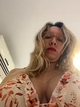 Gatitacarlita from StripChat