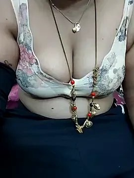 gaurika18 on StripChat