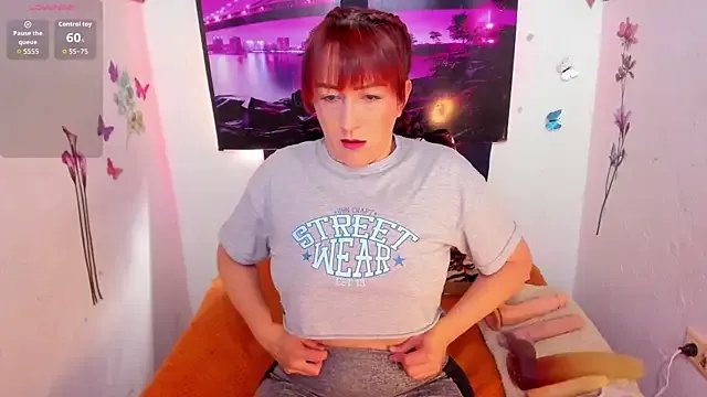 Hannaa32 on StripChat 