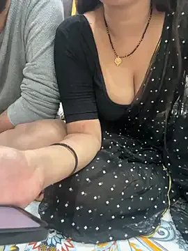 Hot_Mayra25 on StripChat