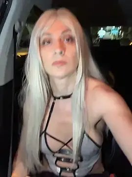 HOTLadyluna on StripChat
