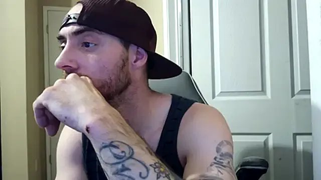 Huntzg23 from StripChat