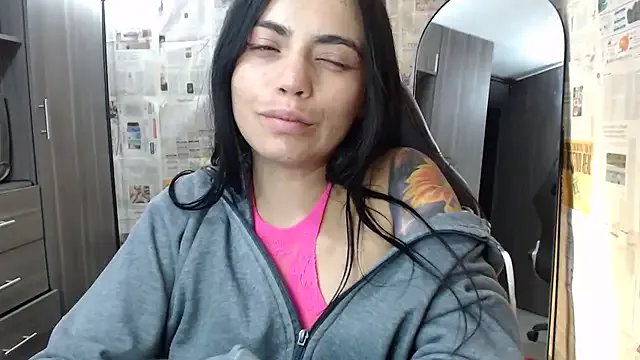i_am_nina_ on StripChat