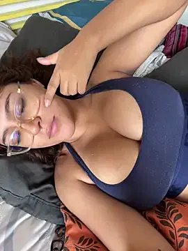 Juliana_News on StripChat
