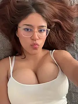 Juliana_News on StripChat
