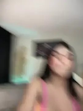 kim_zaratte on StripChat