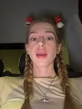 kira_mia on StripChat