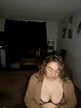 kitty_84 on StripChat 