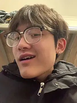 KK-cuteboy on StripChat 