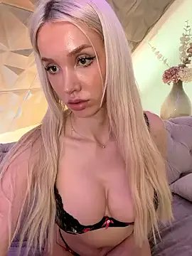 Lana-Grey on StripChat