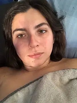 larj021bb on StripChat
