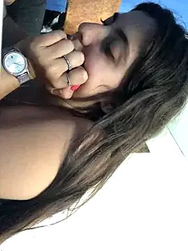 larj021bb on StripChat