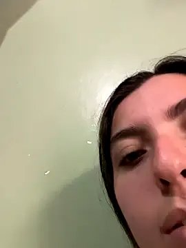 larj021bb on StripChat