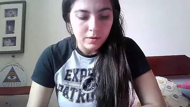 larj021bb on StripChat