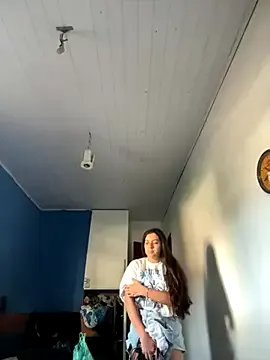 larj021bb on StripChat