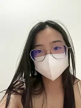 LHeart on StripChat