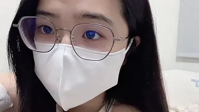 LHeart on StripChat